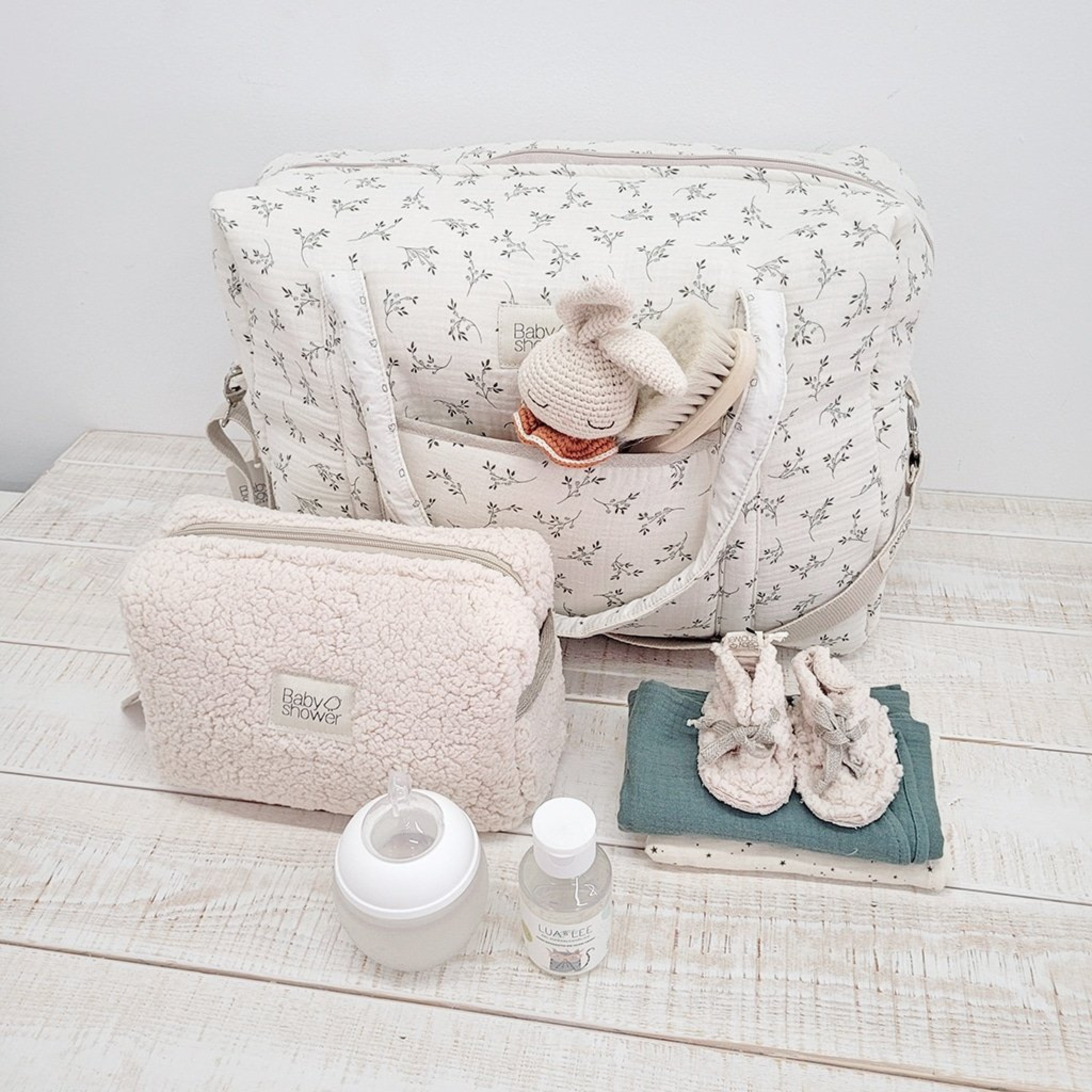 תיק קמילה מעוטר בעלי זית