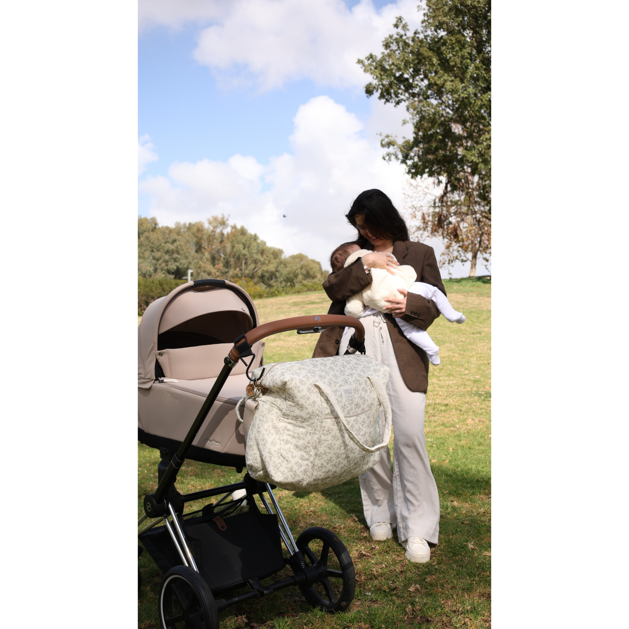 תיק החתלה "קמילה" מכותנה אורגנית - מעוטר בעלים אפורים