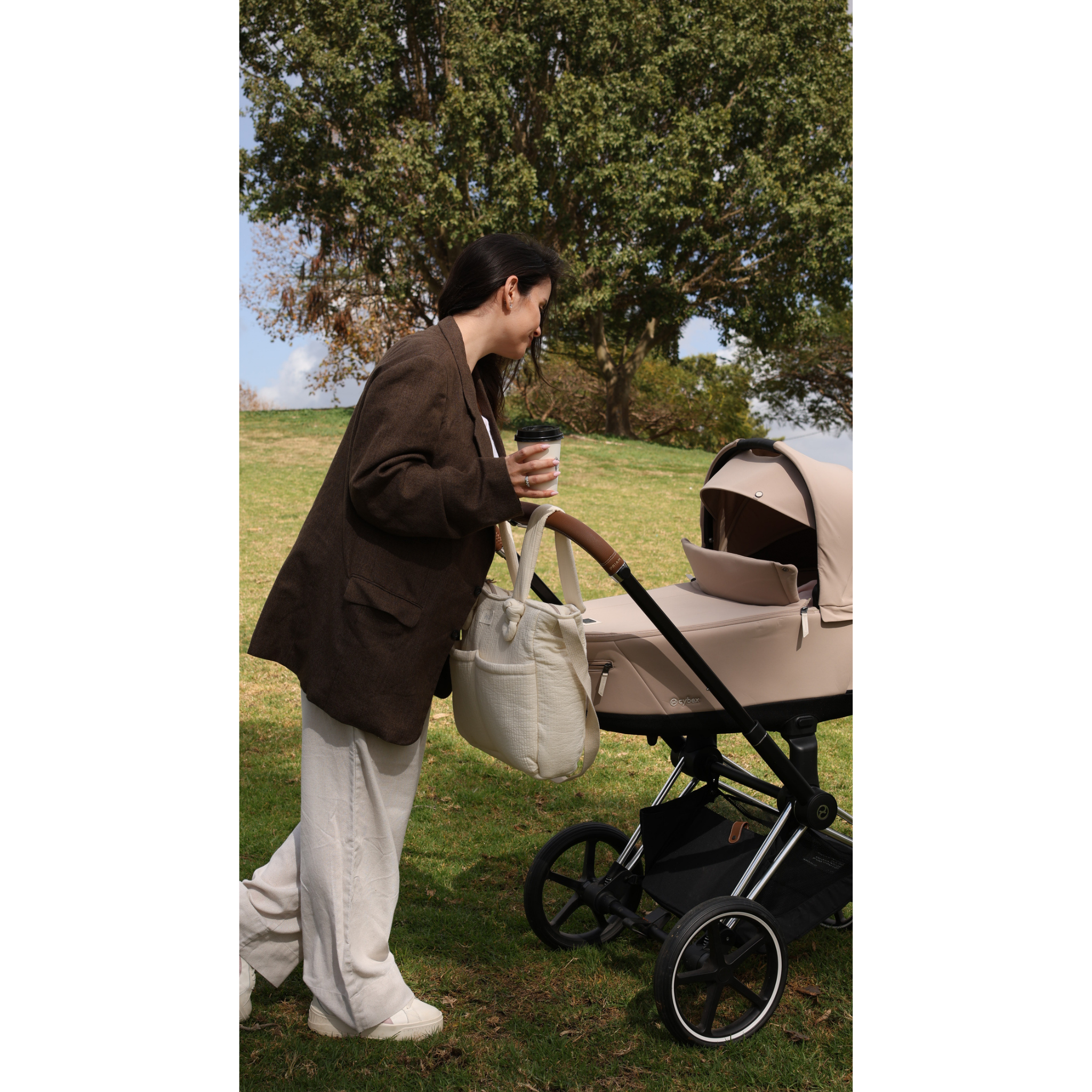 תיק עגלה בגודל בינוני מכותנה אורגנית – בצבע לבן אייבורי