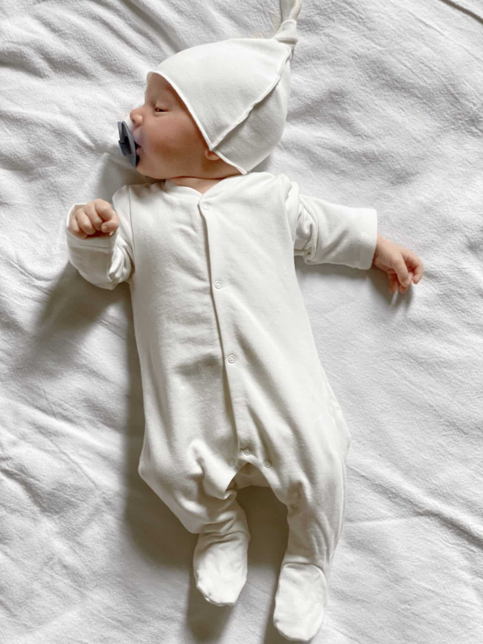 אוברול מכותנה OEKO-TEX® בצבע לבן -A Basic Brand