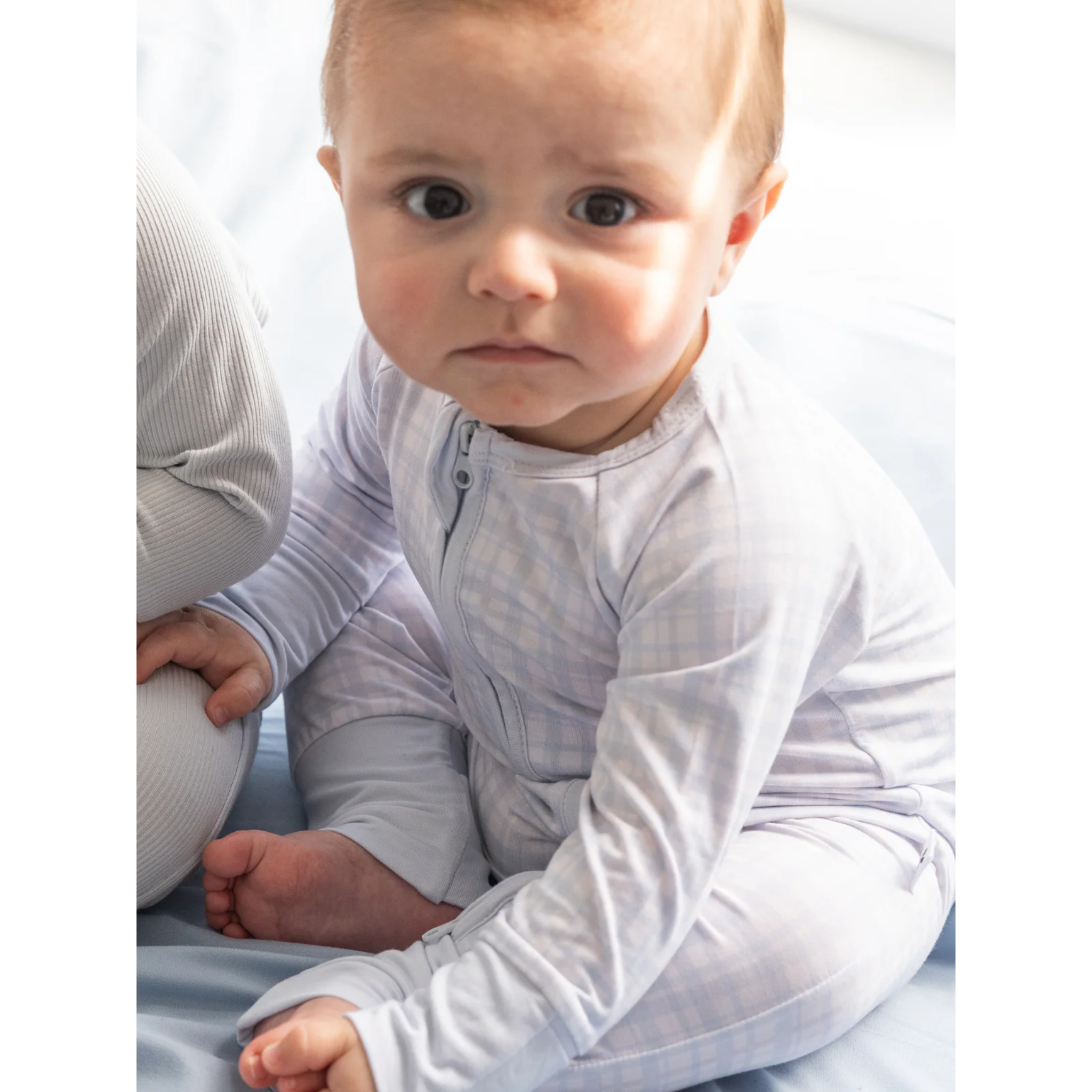 אוברול רוכסן - בגוון כחול משובץ