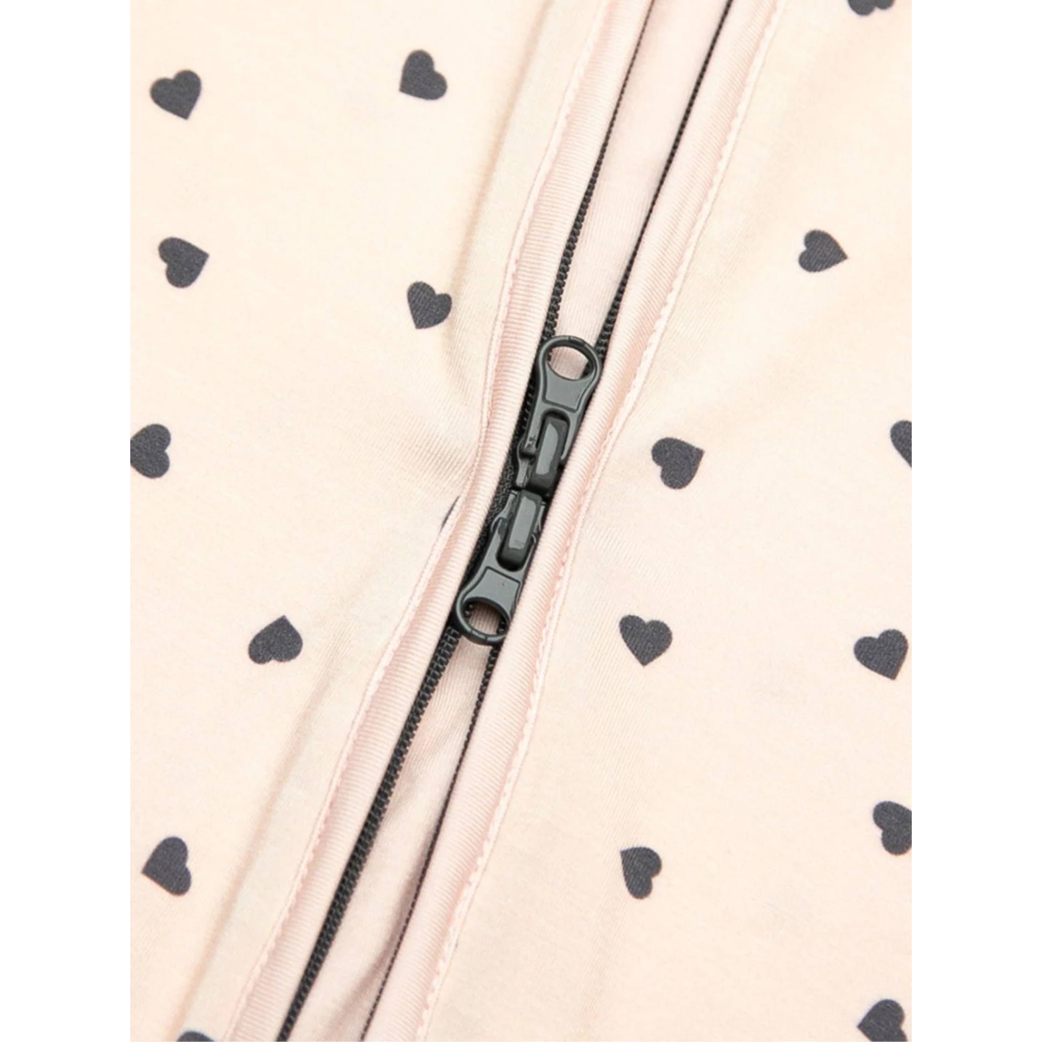 אוברול רוכסן - מעוטר בלבבות