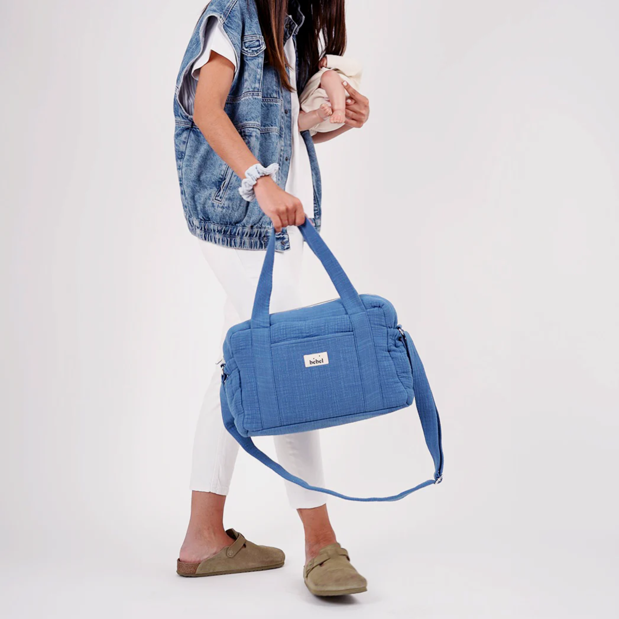 תיק החתלה "Middle" מכותנה אורגנית - בצבע כחול קפרי