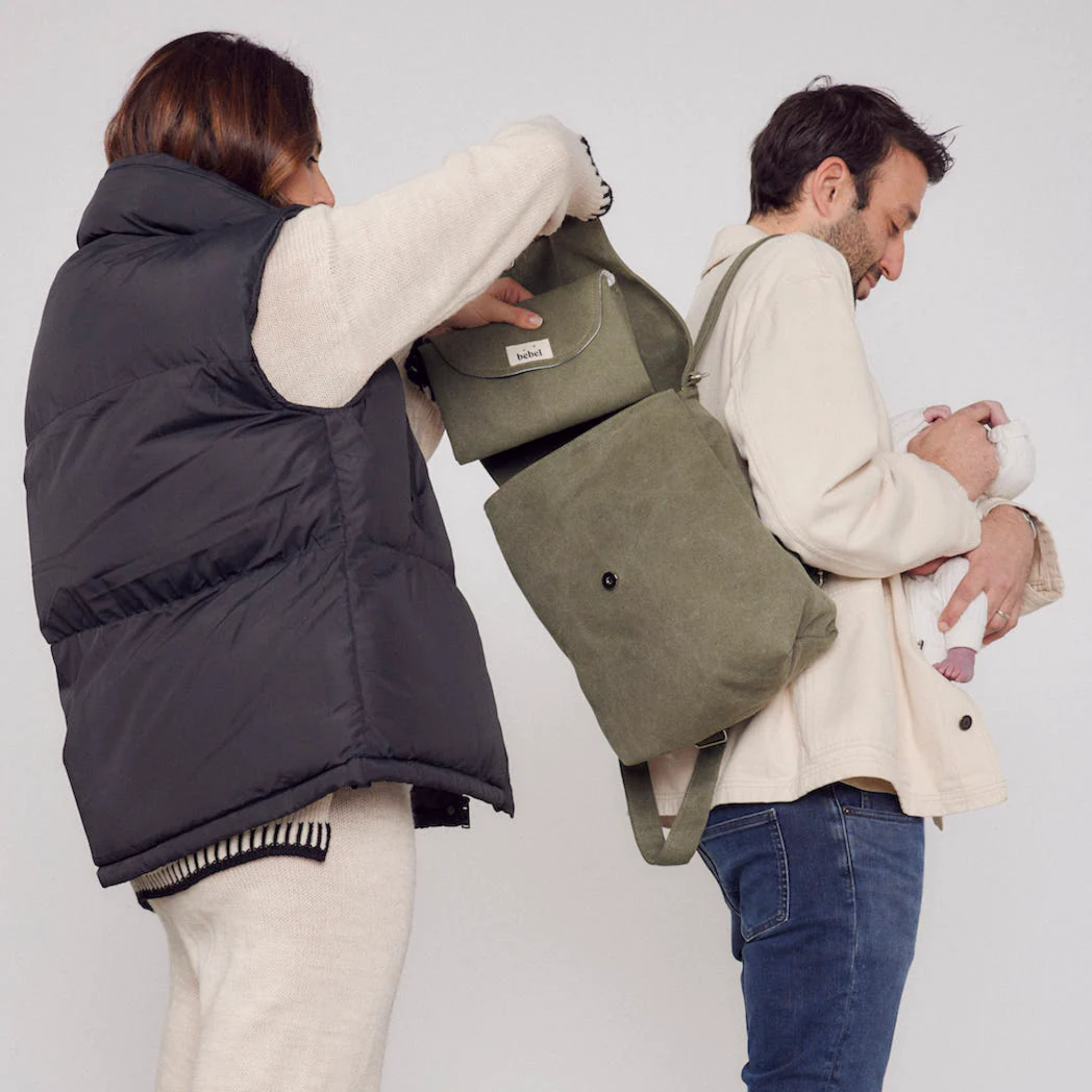 תיק גב החתלה "NOMADE Backpack" מכותנה אורגנית - בצבע חאקי