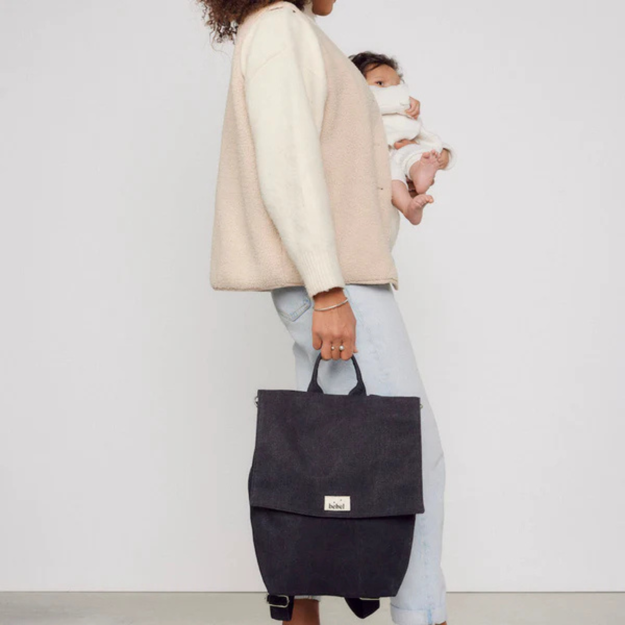 תיק גב החתלה "NOMADE Backpack" מכותנה אורגנית - בצבע שחור