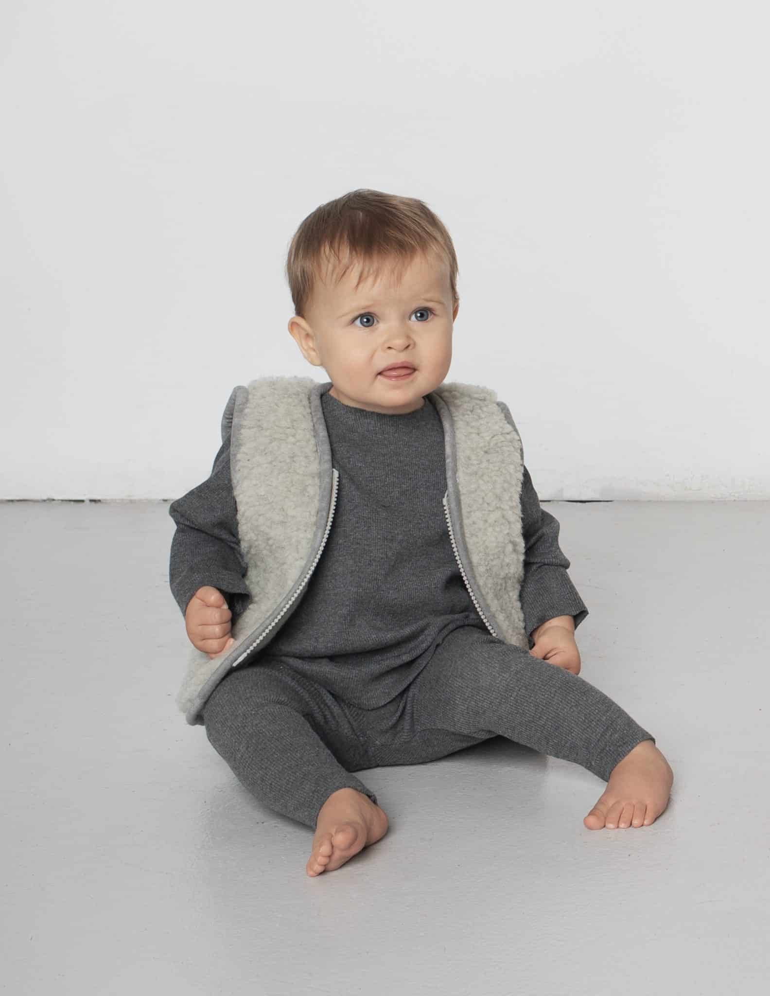 טייץ מכותנה ריב OEKO-TEX® בצבע אפור כהה -A Basic Brand