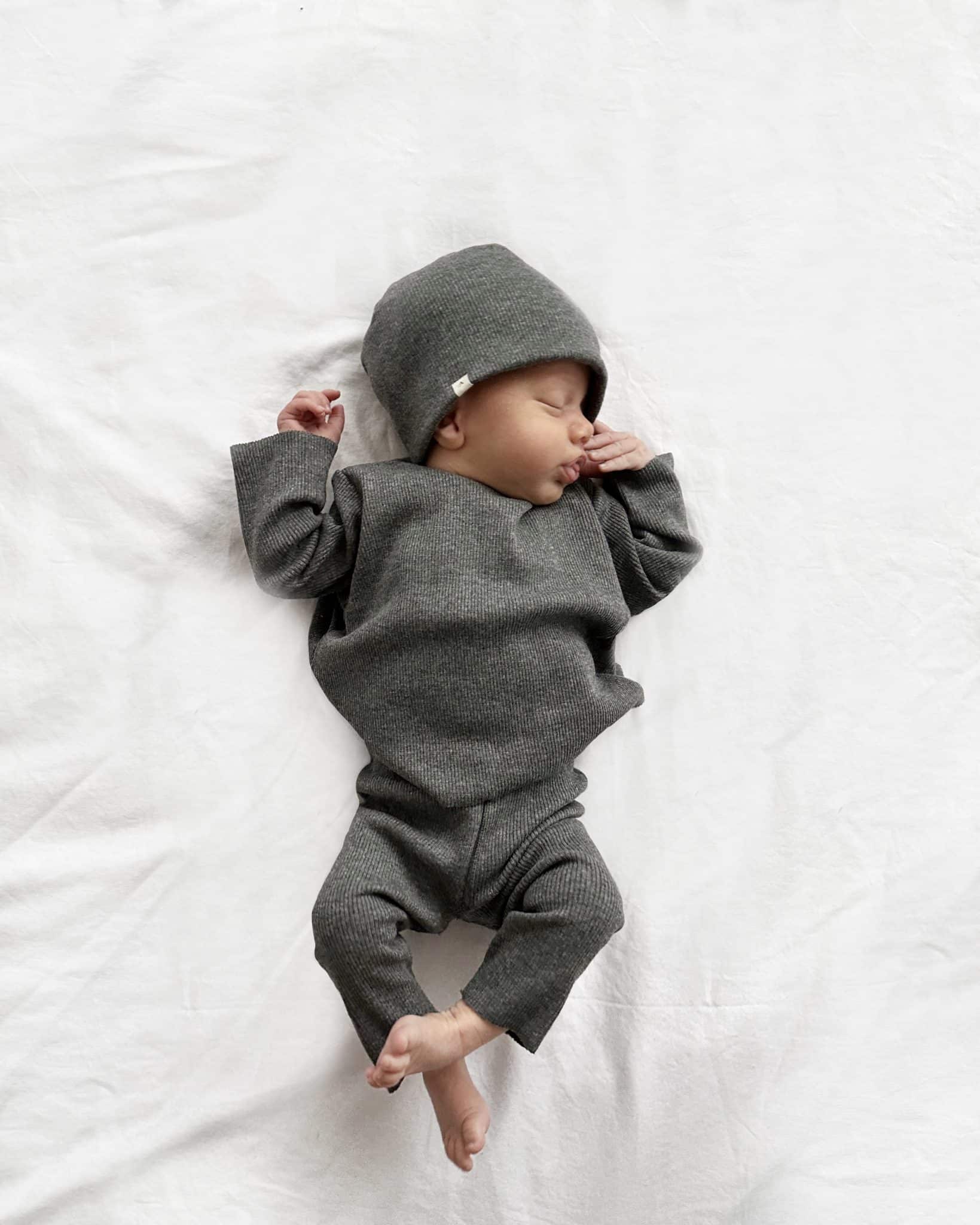 טייץ מכותנה ריב OEKO-TEX® בצבע אפור כהה -A Basic Brand