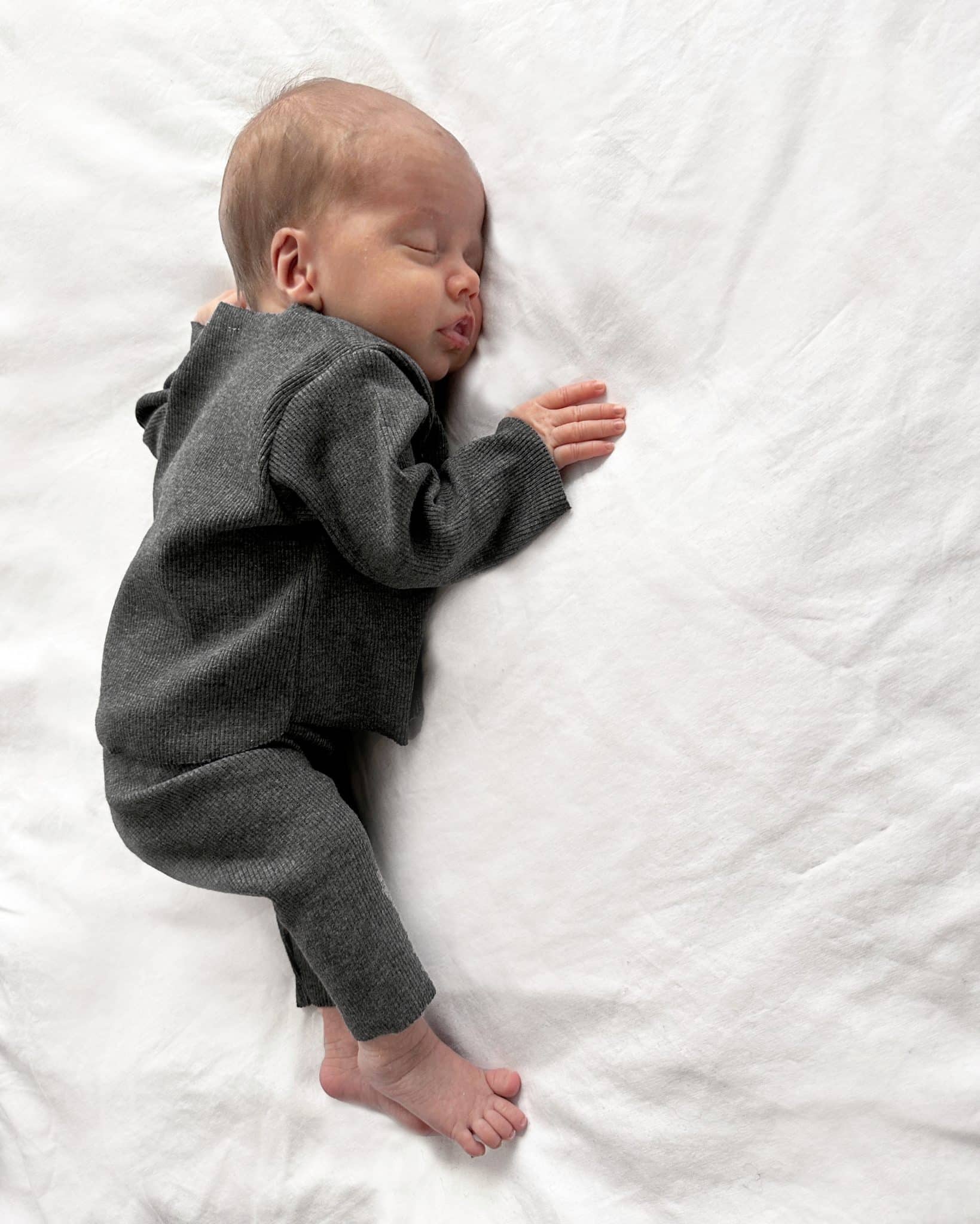 טייץ מכותנה ריב OEKO-TEX® בצבע אפור כהה -A Basic Brand