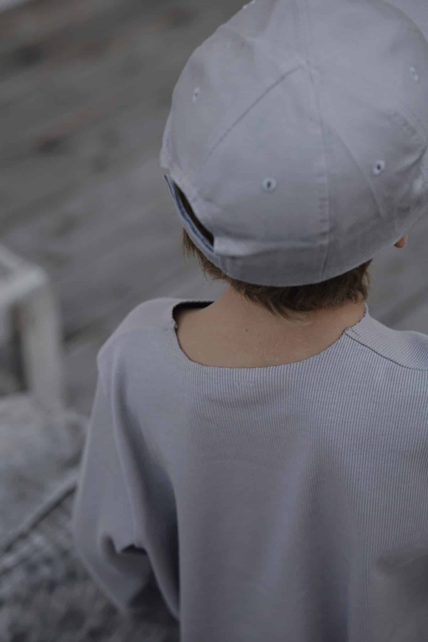 חולצת סווטשירט מכותנה ריב OEKO-TEX® בצבע אפור אבן -A Basic Brand