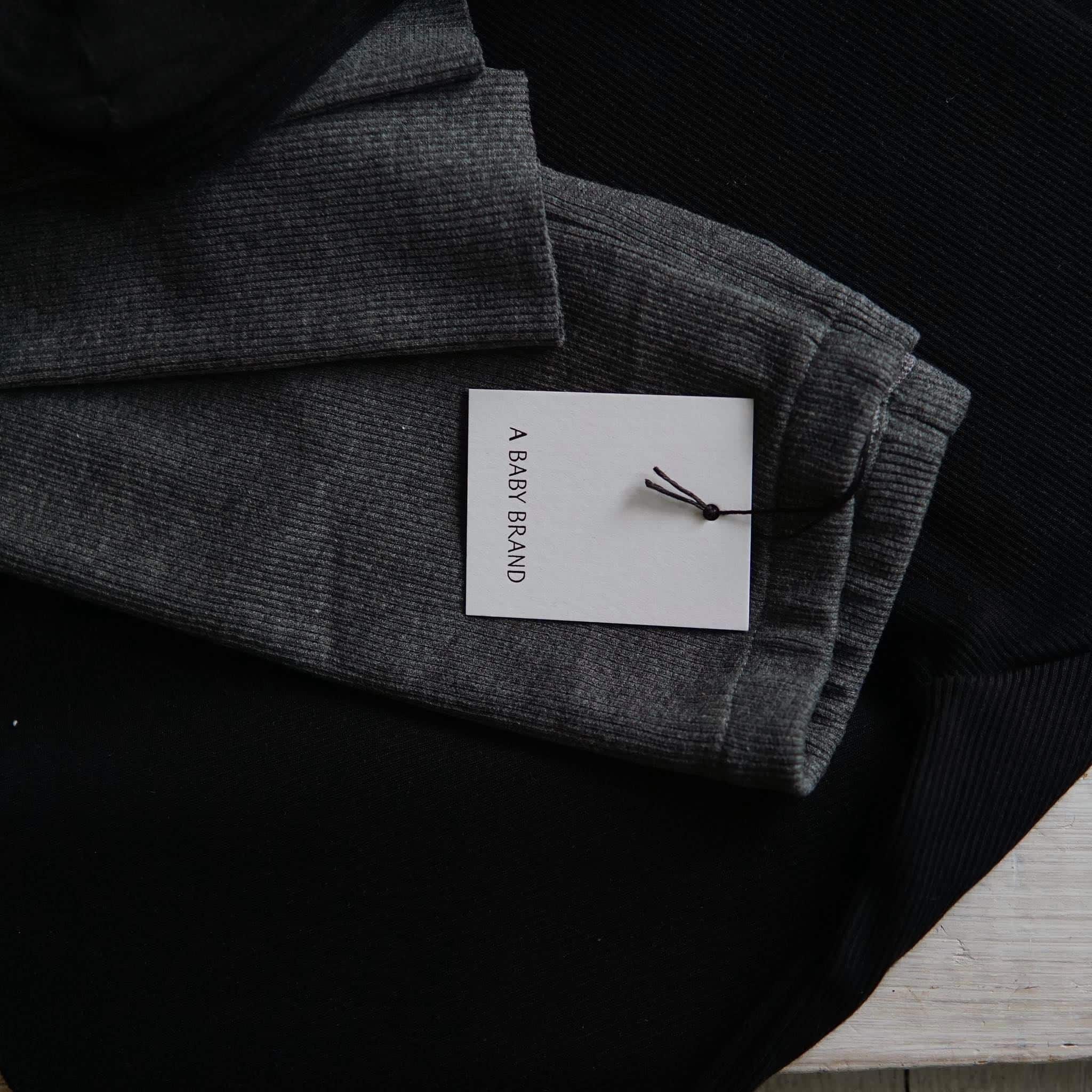 טייץ מכותנה ריב OEKO-TEX® בצבע אפור כהה -A Basic Brand