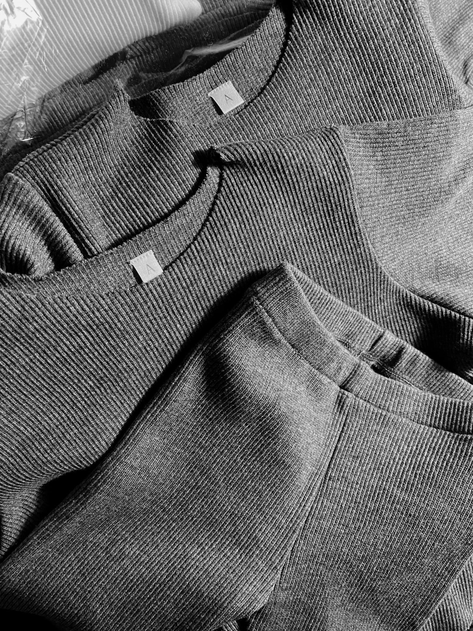 טייץ מכותנה ריב OEKO-TEX® בצבע אפור כהה -A Basic Brand