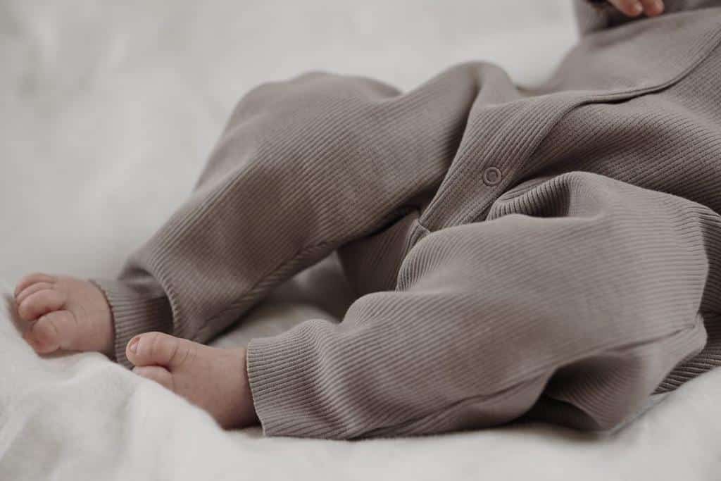 אוברול מכותנה ריב OEKO-TEX® בצבע אפור אבן -A Basic Brand