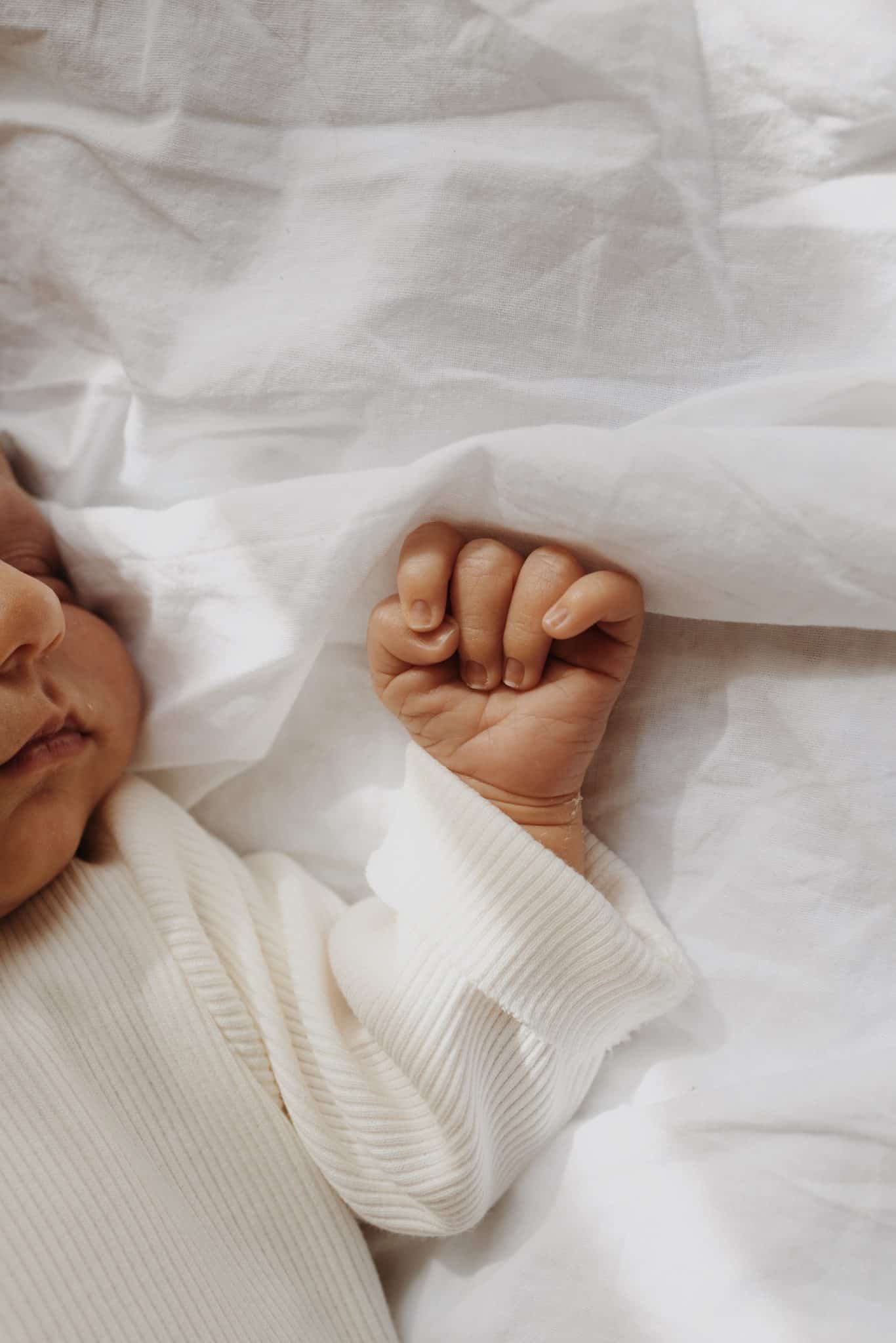 אוברול מכותנה ריב OEKO-TEX® בצבע לבן -A Basic Brand