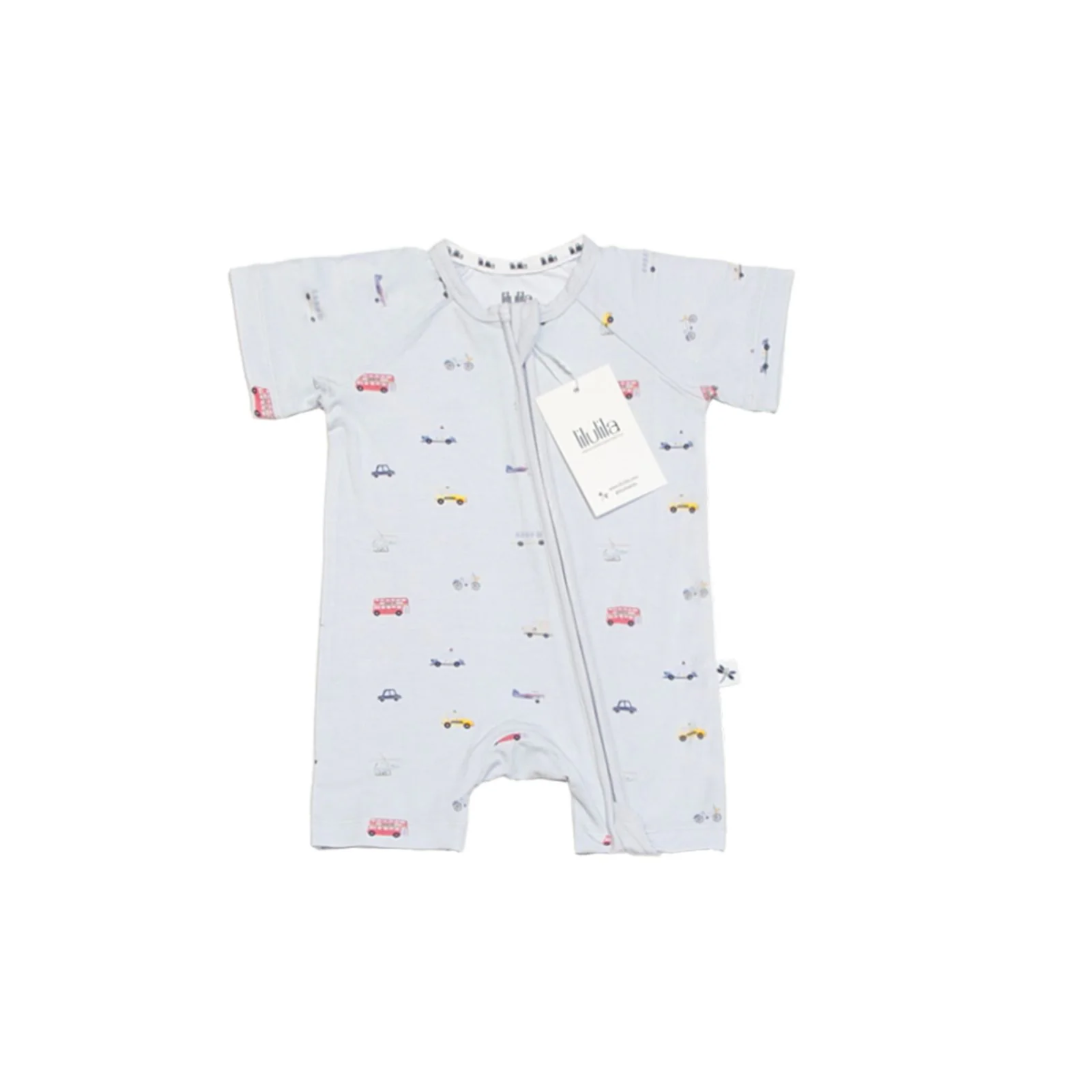 אוברול קצר עם רוכסן - צבע לבן מעוטר במכוניות