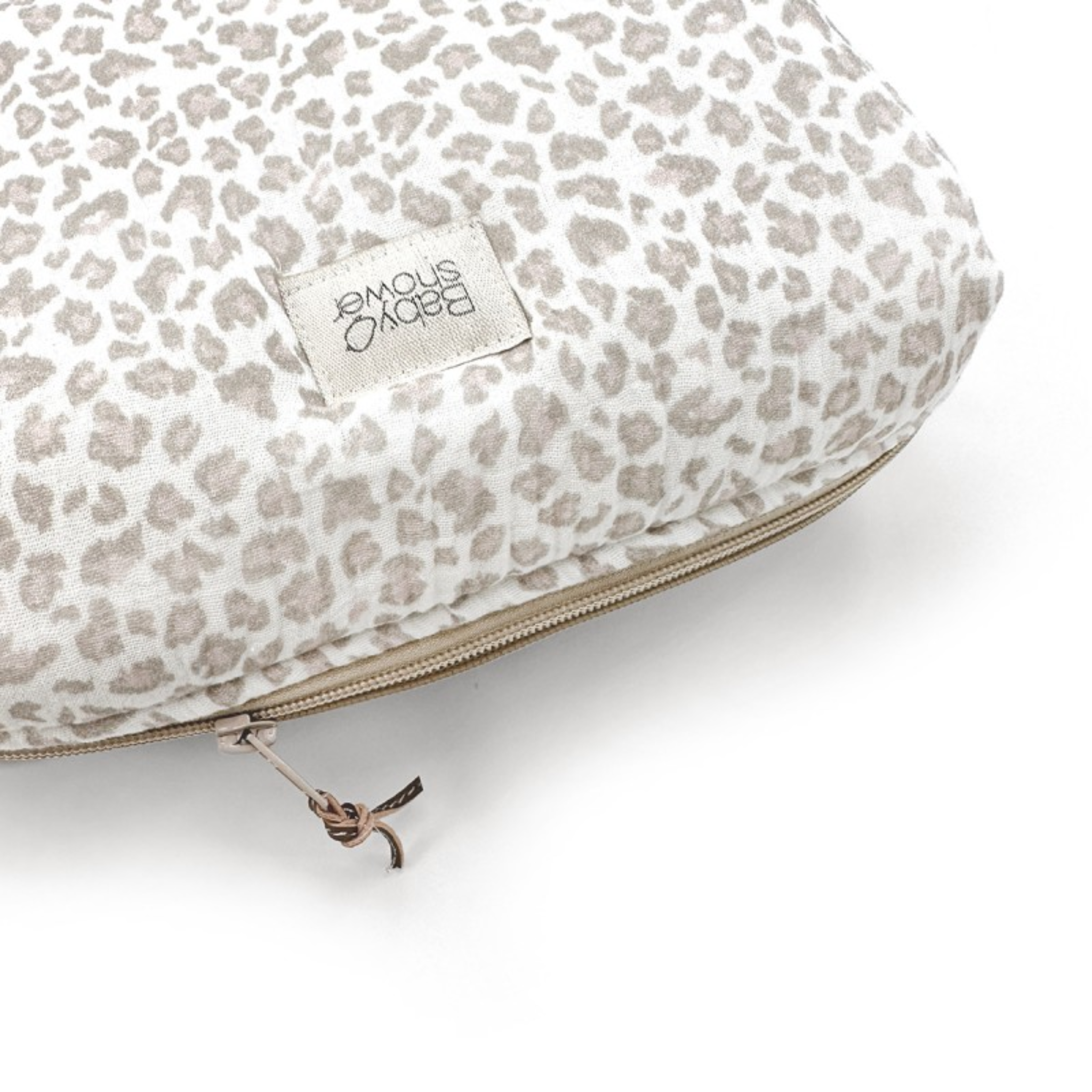 תיק רחצה מנומר שוכב