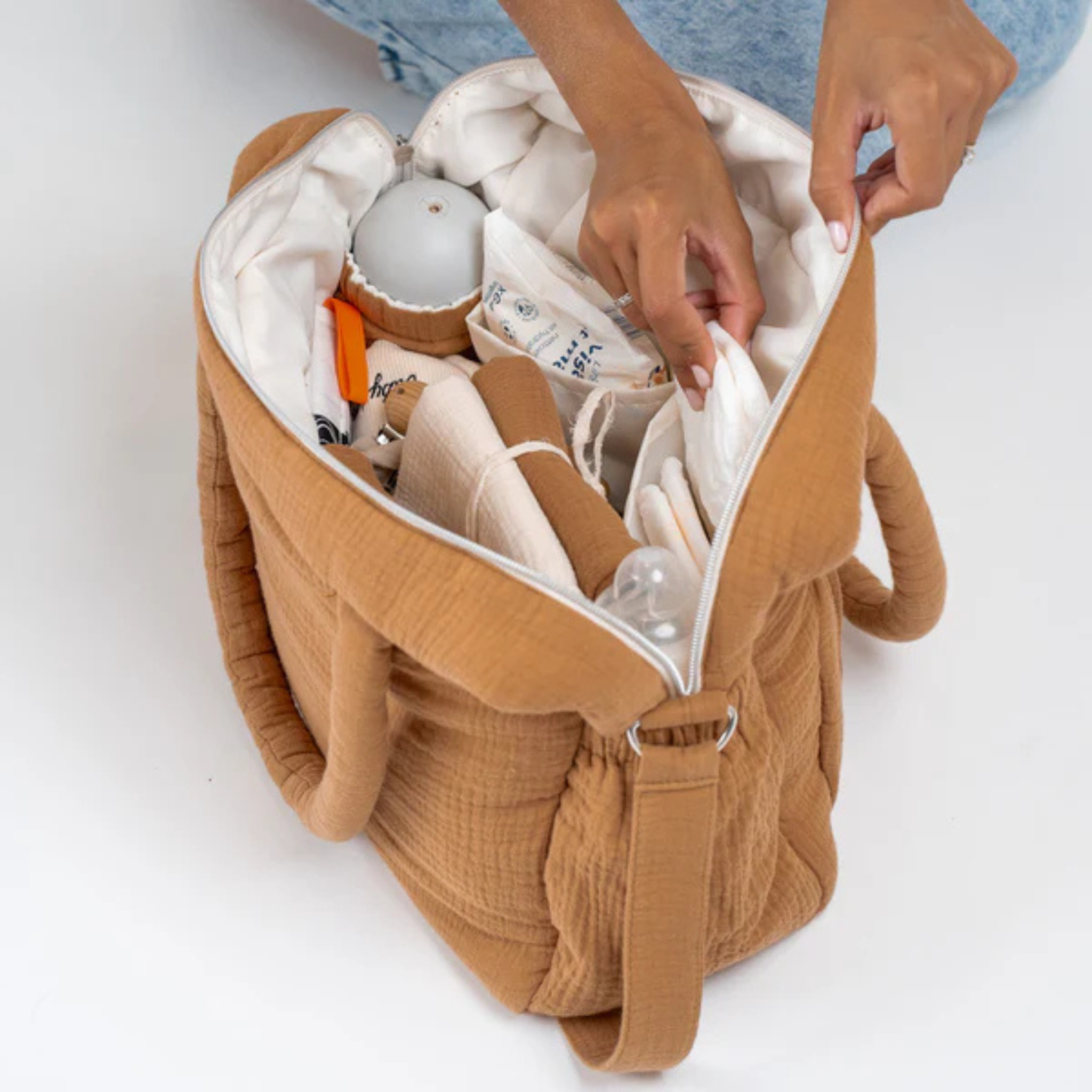 תיק החתלה "Like a candy" מכותנה אורגנית - בצבע ורוד ניוד