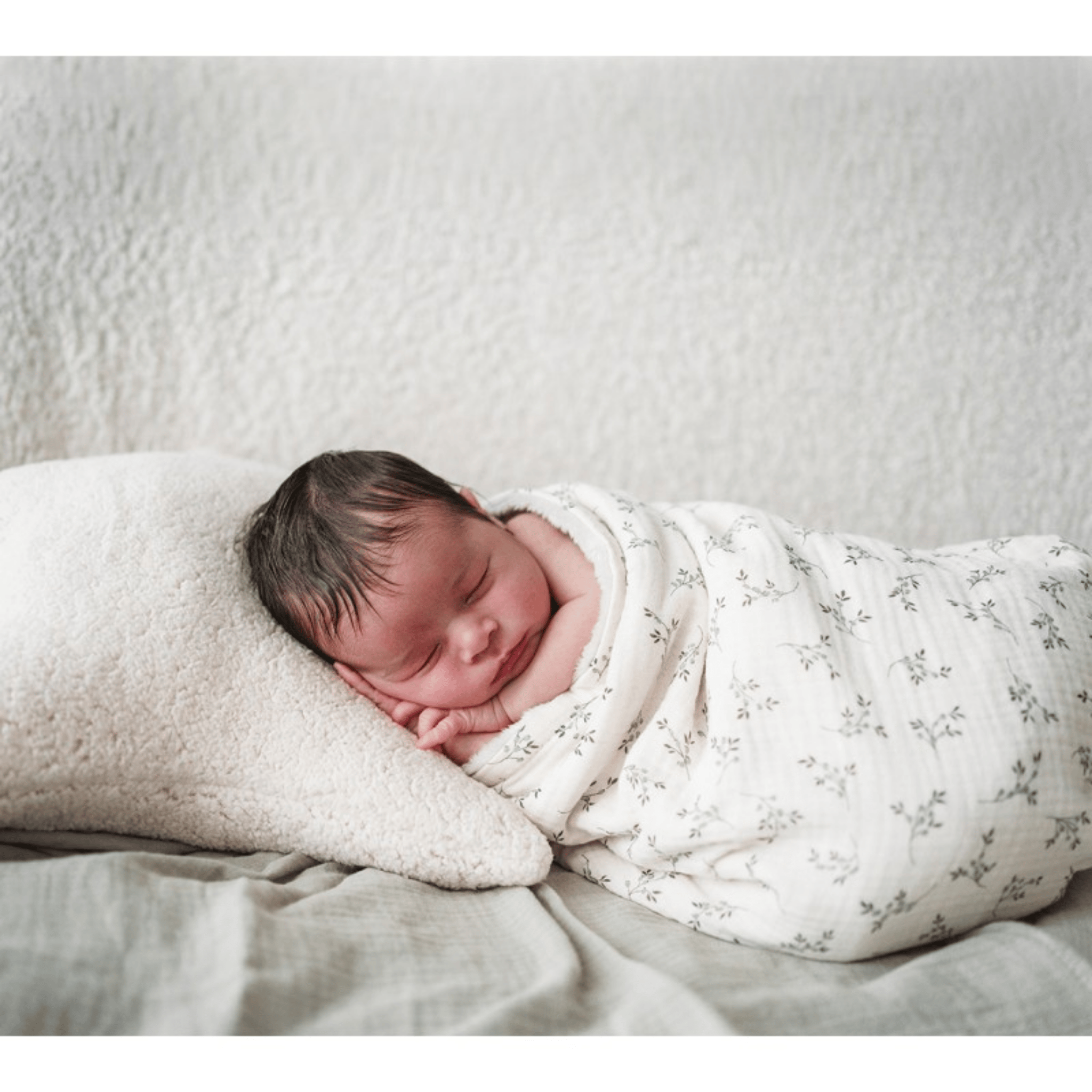 שמיכה דו צדדית מעוטרת בעלי זית - כותנה אורגנית ובד פליס