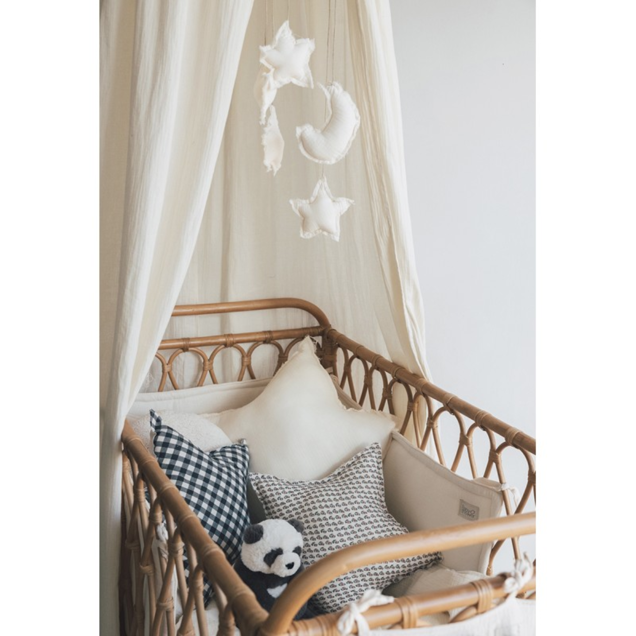 מובייל - בצורת כוכבים וירח בצבע לבן אייבורי