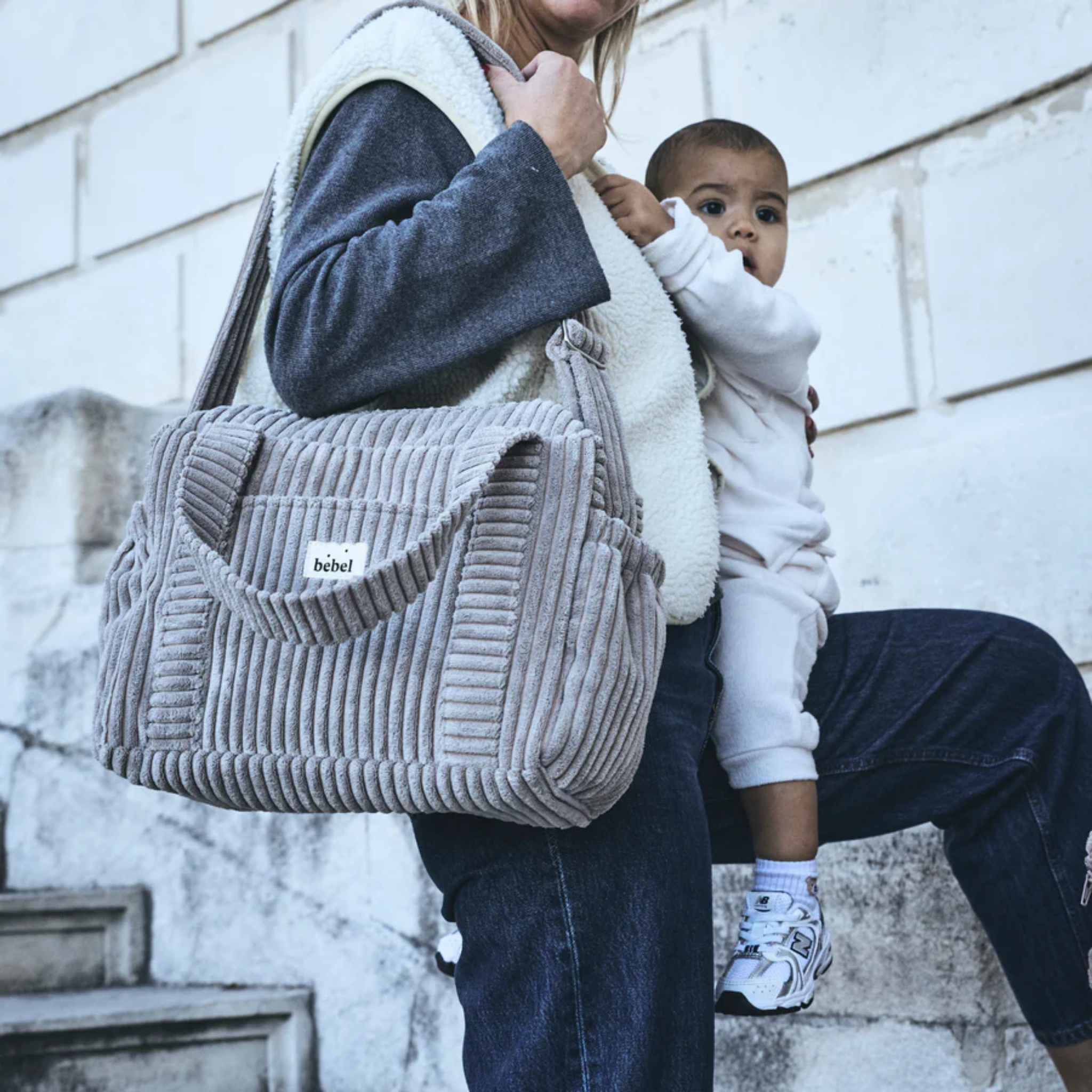 תיק החתלה "MIDDLE VELOURS" מכותנה אורגנית - בצבע אפור