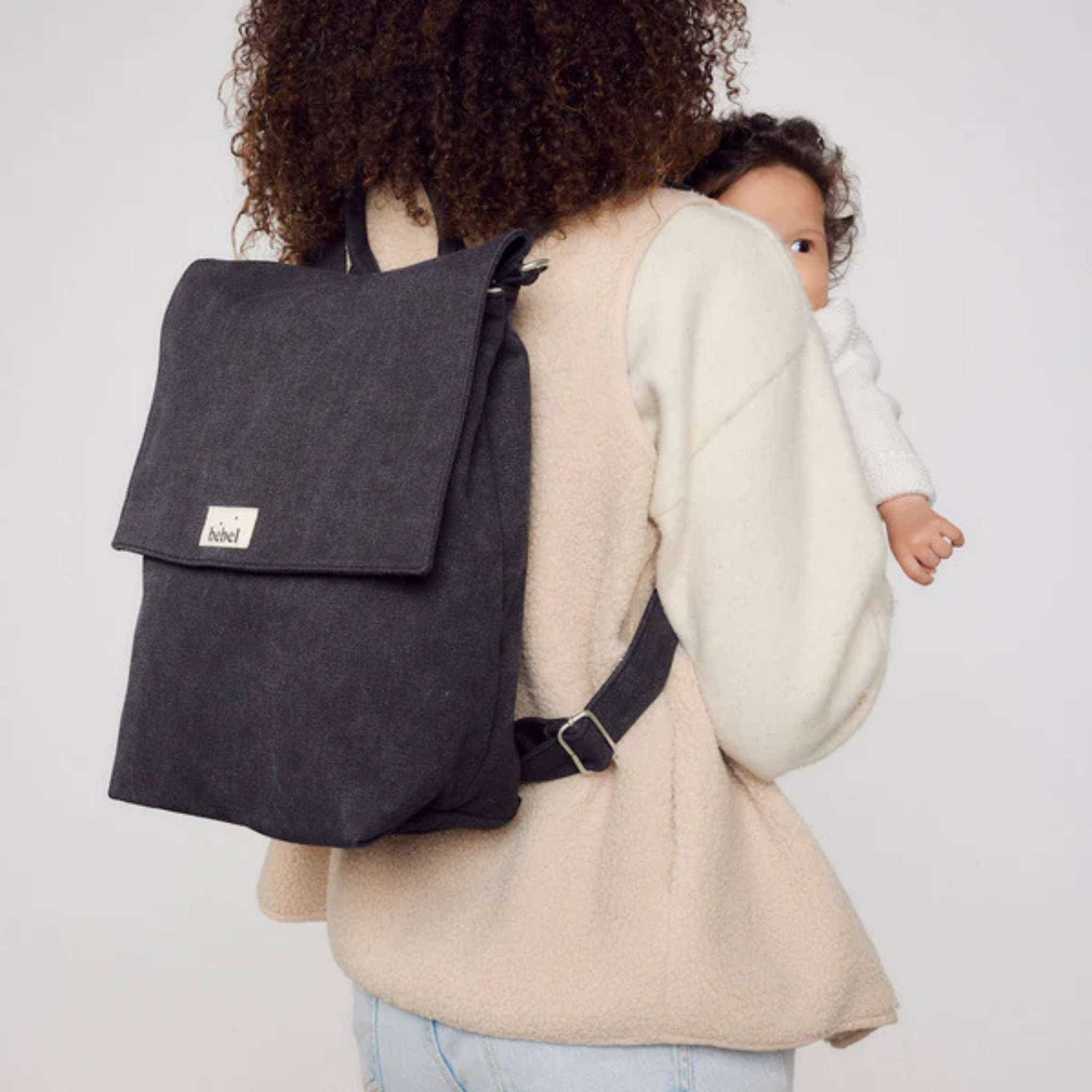 תיק גב החתלה "NOMADE Backpack" מכותנה אורגנית - בצבע שחור