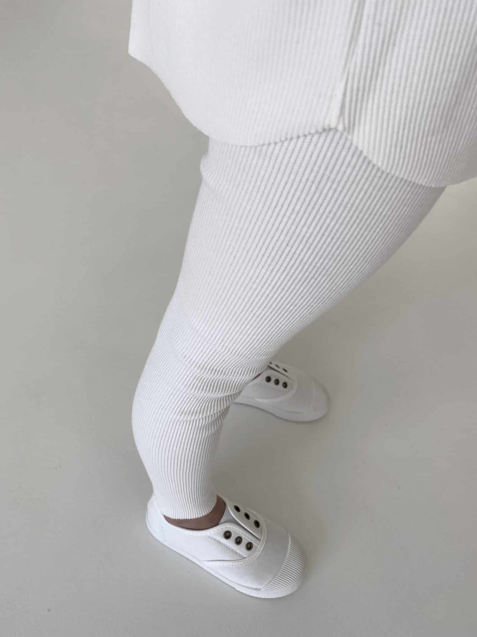 טייץ מכותנה ריב OEKO-TEX® בצבע לבן -A Basic Brand