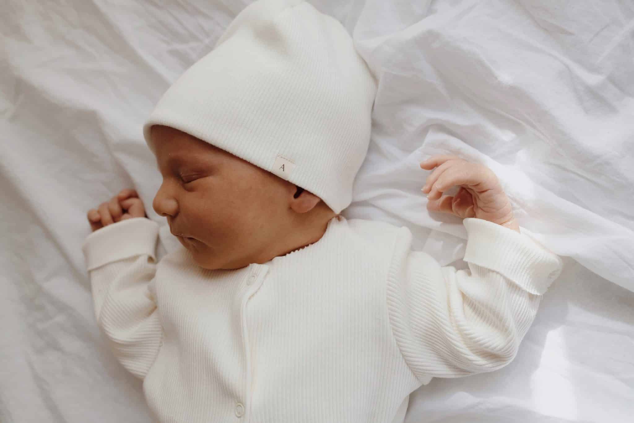 אוברול מכותנה ריב OEKO-TEX® בצבע לבן -A Basic Brand