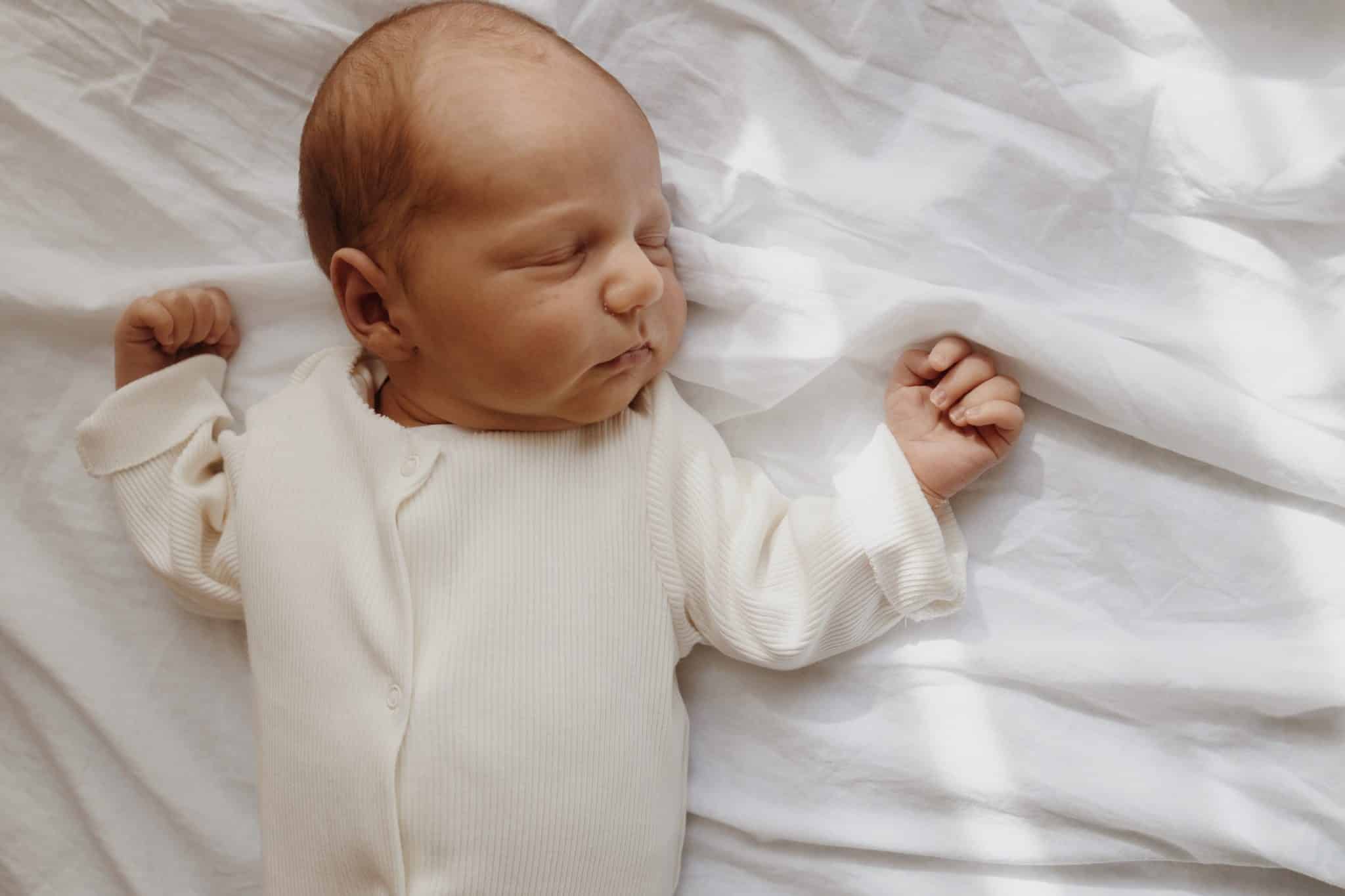 אוברול מכותנה ריב OEKO-TEX® בצבע לבן -A Basic Brand