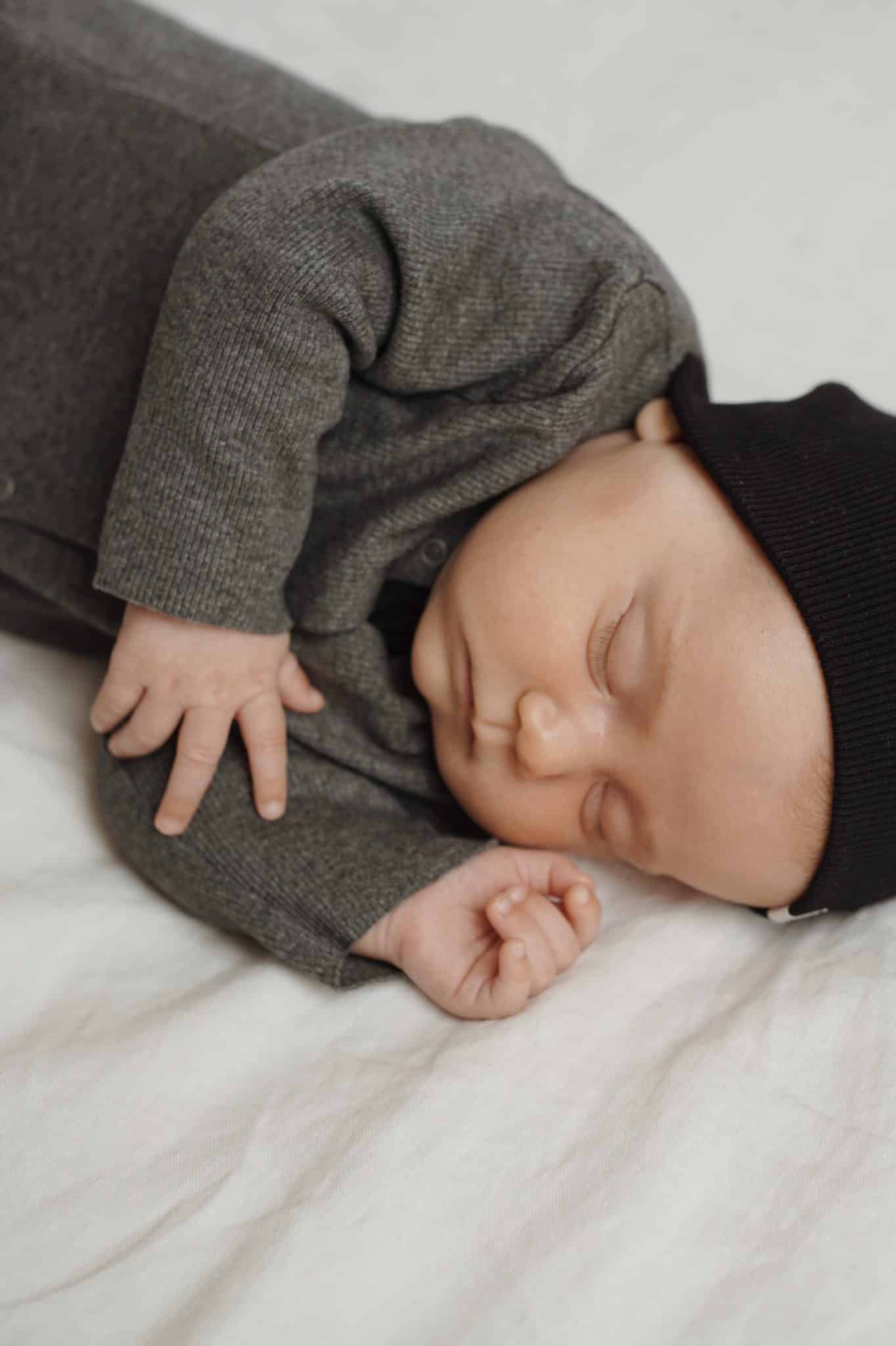 אוברול מכותנה ריב OEKO-TEX® בצבע אפור כהה -A Basic Brand